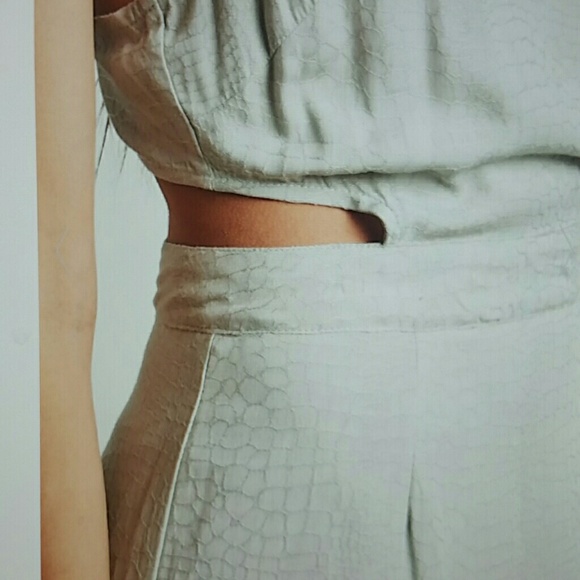 Beautiful sage dress - Picture 4 of 7